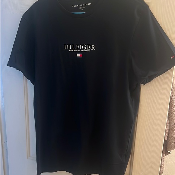 Tommy Hilfiger Dark Blue Men's T-Shirt - Picture 1 of 5